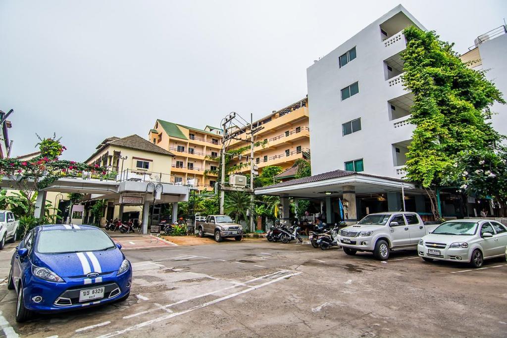 Hotel Sutus Court 2 Pattaya Exterior foto