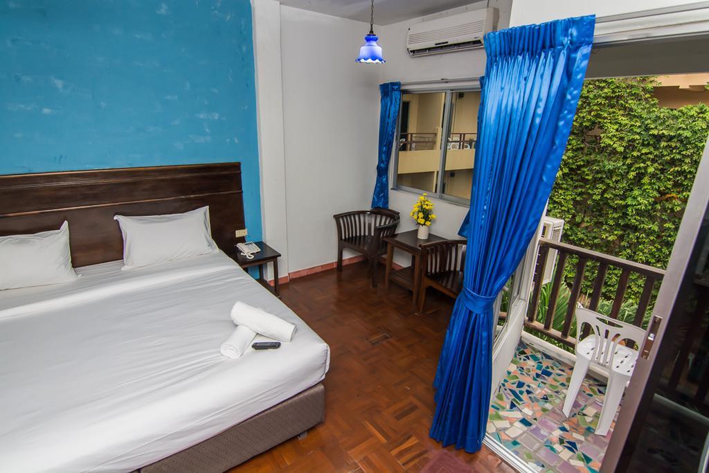 Hotel Sutus Court 2 Pattaya Exterior foto
