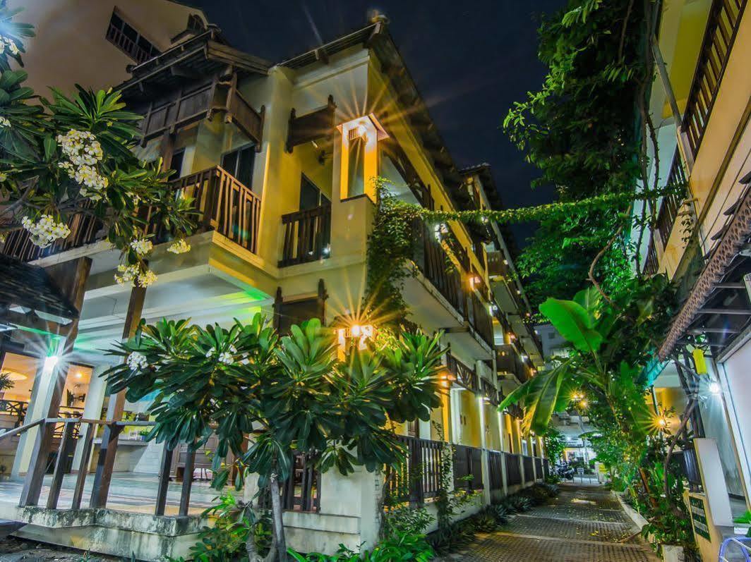 Hotel Sutus Court 2 Pattaya Exterior foto
