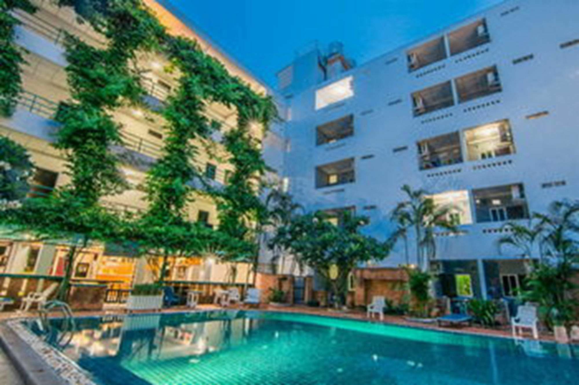 Hotel Sutus Court 2 Pattaya Exterior foto